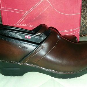Dansko Danita brown clogs New in Box EU 40